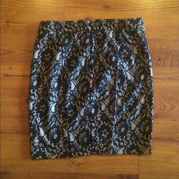Express Lace Pencil Skirt
