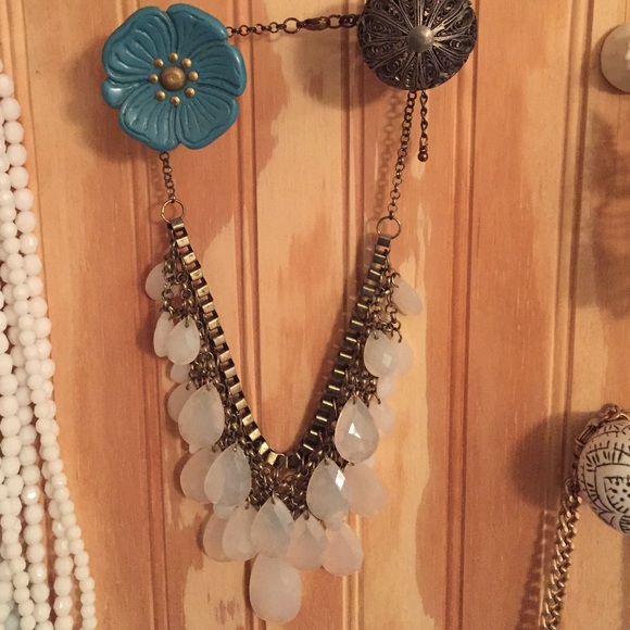 Nordstrom Necklace - Picture 2 of 3