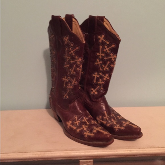 Ladies Corral Boots with cross inlay