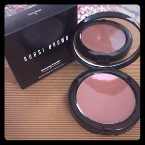 Bobbi Brown Bronzing Powder Tawny Brown 1