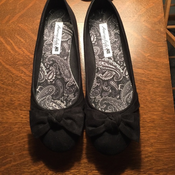 American Eagle black ballet flats