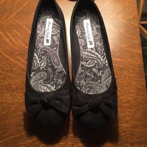 American Eagle black ballet flats