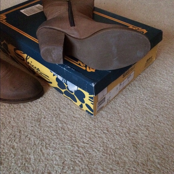 Sbicca Drive Boot in Khaki - Picture 3 of 4