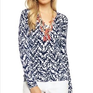 Lilly Pulitzer sweater in bright navy treasure S