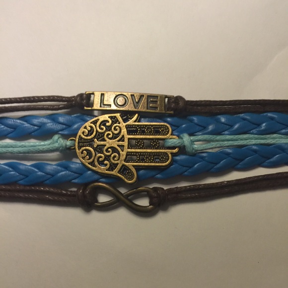 🎀 BRAND NEW HAMSA BRACELET 🎀