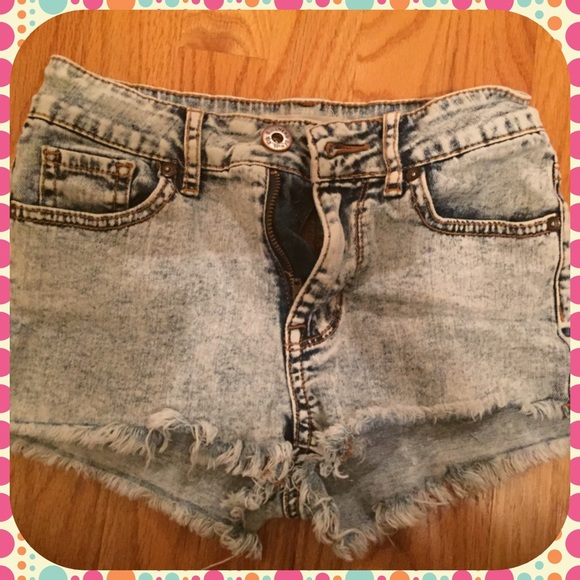Bullhead High Waisted Light Wash Shorts