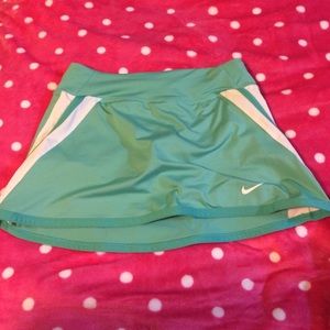 Girls Nike teal tennis skirt