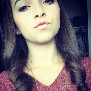 Meet your Posher, Brooke