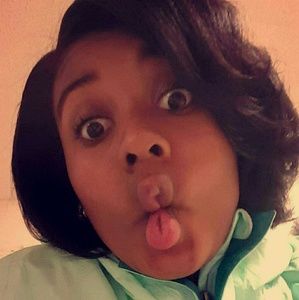 Meet your Posher, Eleesha