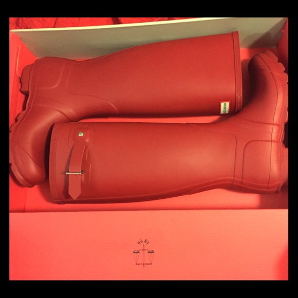 Hunter Women's Tall Military Red rain boots