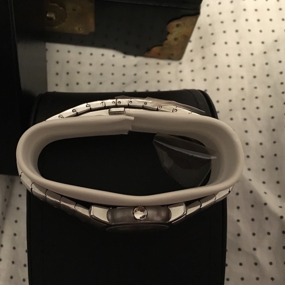 NWT- Movado 32mm womens watch main image 4