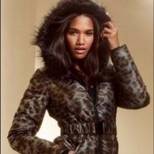 Victoria's Secret puffer (MODA international)