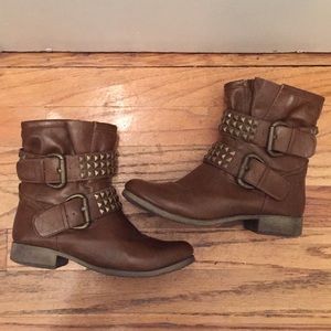 MIA Brown distressed engineer booties, size 6