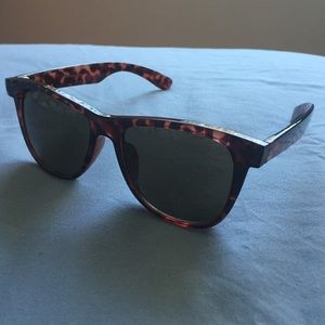 Cotton On wayfarer sunglasses in tortoise