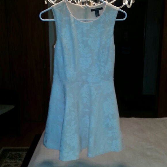 Dress - Picture 4 of 4