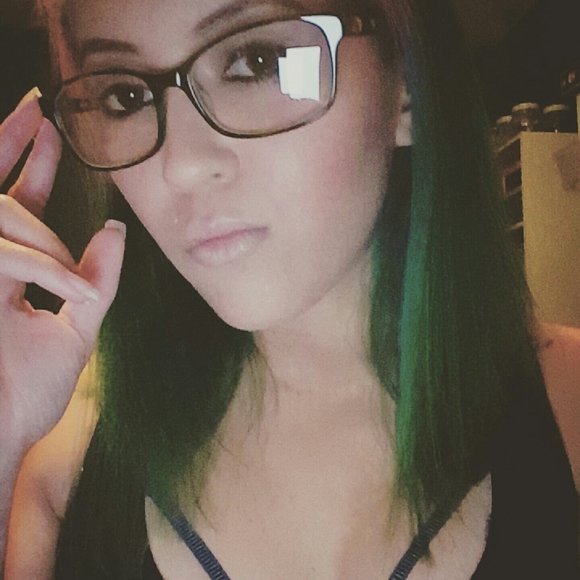 Meet your Posher, Chazzy 💚 - Picture 7 of 9