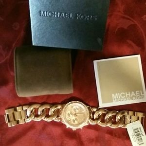 🌷🌺SOLD🌷💐MK women's  Runway Twist Watch