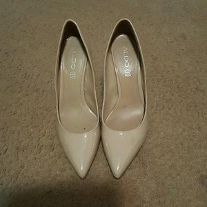 Cute Cream colored Aldo heels