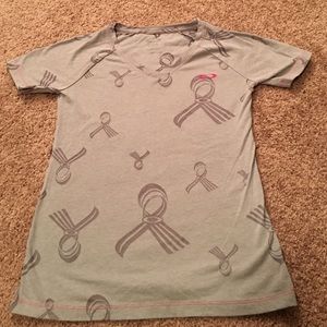 Women's XS Oakley Tshirts