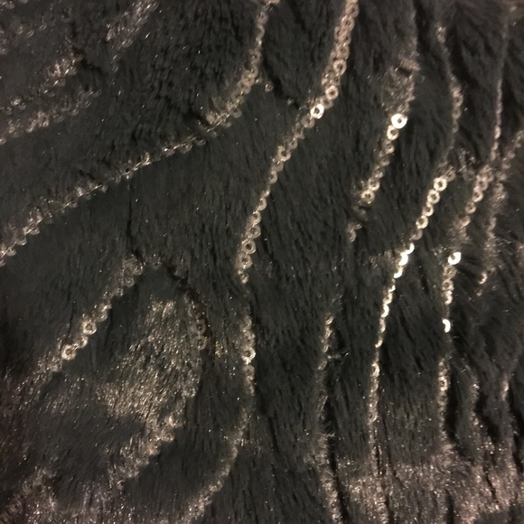 Green faux fur vest - Picture 2 of 3