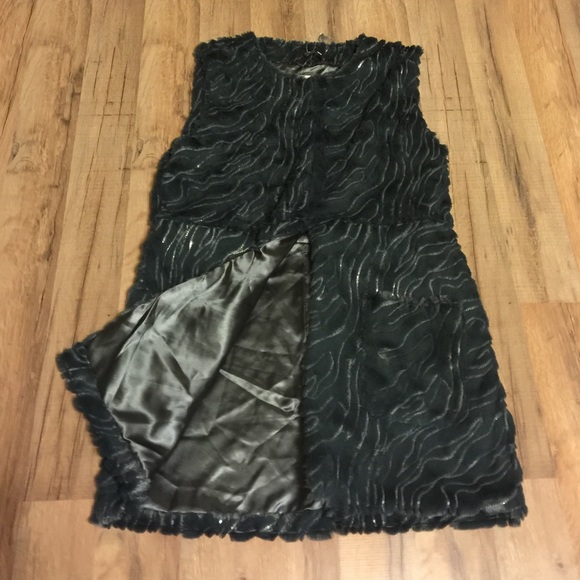 Green faux fur vest - Picture 3 of 3