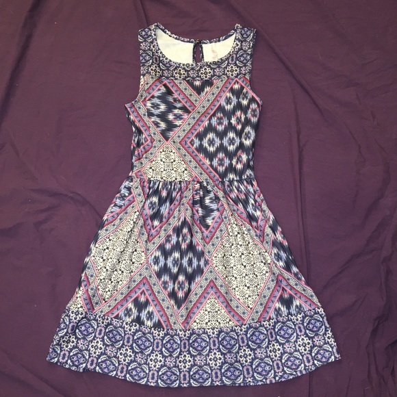Bohemian dress with peephole on back