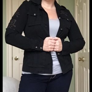 Military-style black jacket, Vietnamese characters