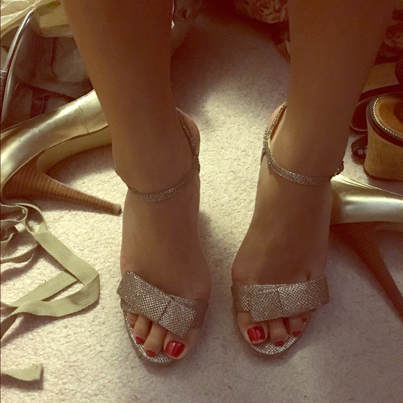 Caparros champagne gold bow heels