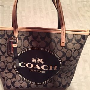 Authentic Coach medium tote