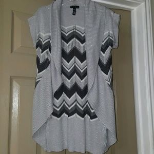 Geometric short sleeve cardigan