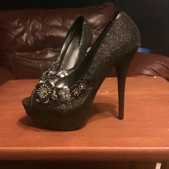 Black sparkling heels - Picture 2 of 3