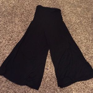 Motherhood Maternity capris