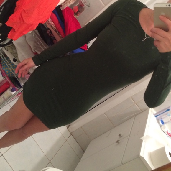 H&M Dresses & Skirts - Dark green long sleeve mini dress