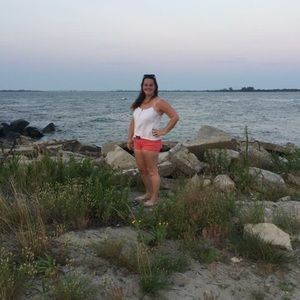 Meet your Posher, Elizabeth