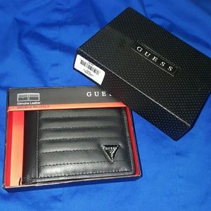 *SALE* Guess men's wallet NWT