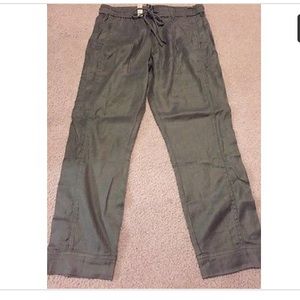 Army green linen crop