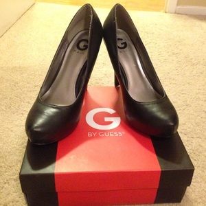👠 G by GUESS Heels Black