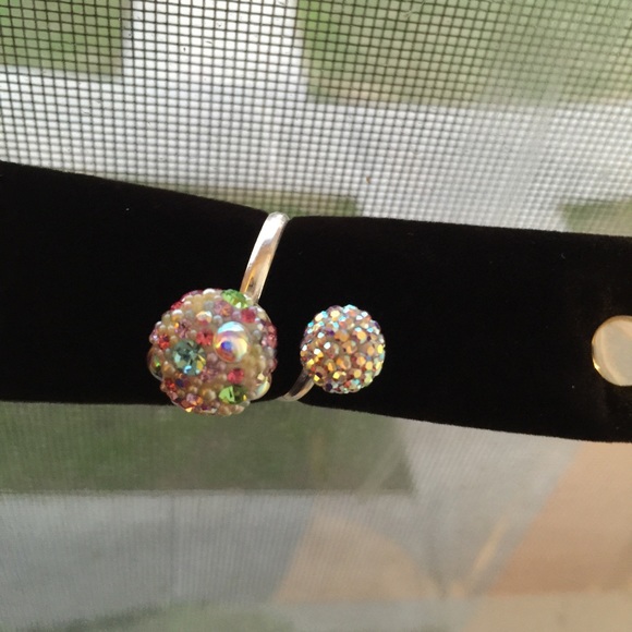 Ring - Picture 2 of 3