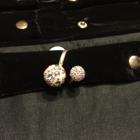 Ring - Picture 3 of 3