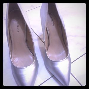 White and silver pumps by call it spring