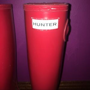 Child/Women red HUNTER rain boots. Good condition!