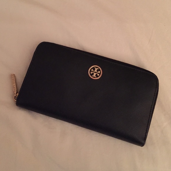 Authentic tory burch wallet