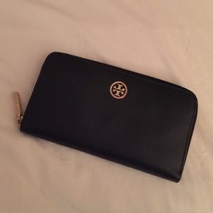 Authentic tory burch wallet
