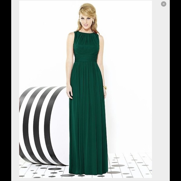 Beautiful Formal Long Green Dress Size 4