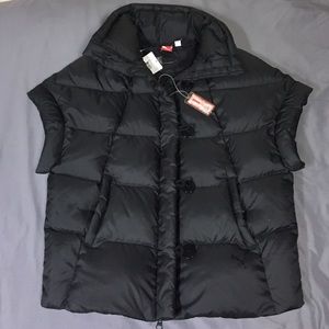 black puma short sleeve puffer
