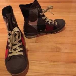 Converse- Chuck Taylor All Star Sneakers.