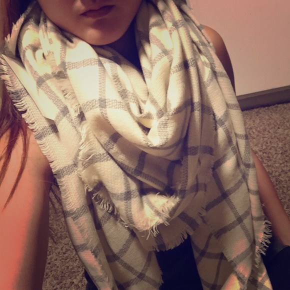Creme and gray scarf