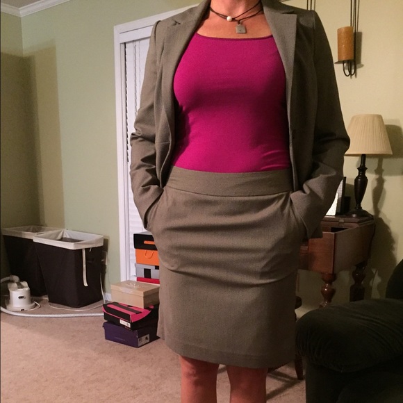 Banana Republic skirt suit