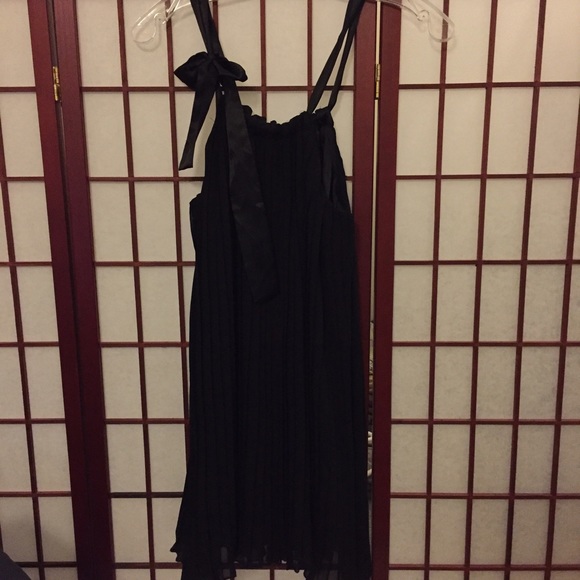 Forever21 accordion black dress