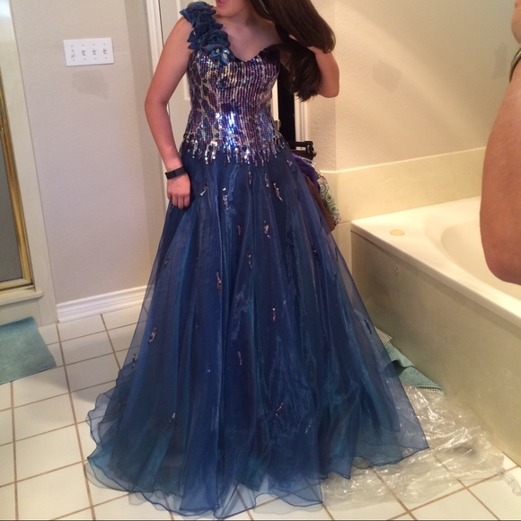 Great for prom or dance